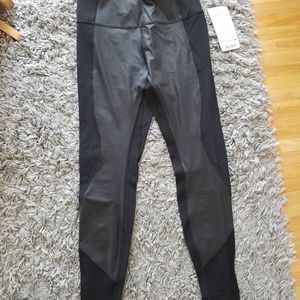 Lululemon Wunderunder size 10 shine/sheen BNWT
